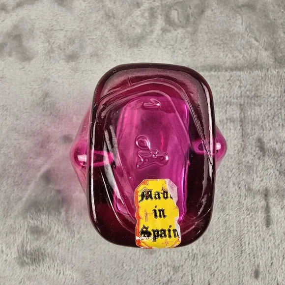 Heart-Shaped Pink Glass Vase - Picture 4 of 7